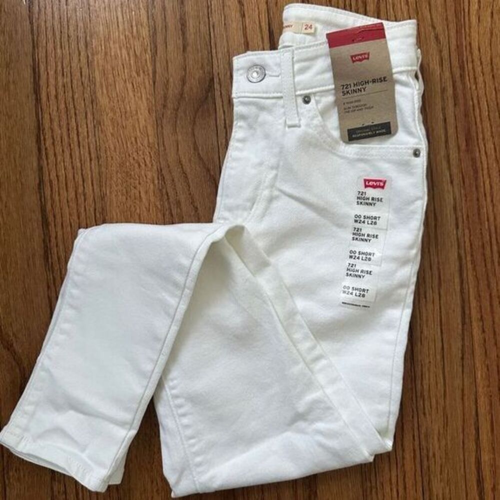 Levi's Brand New White‎ Jeans Size 24x28